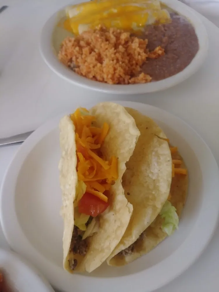 El Palacio Plate